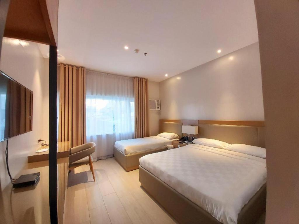 Avenue Suites Bacolod Exterior foto