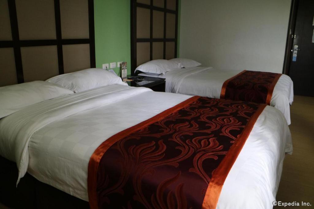 Avenue Suites Bacolod Exterior foto