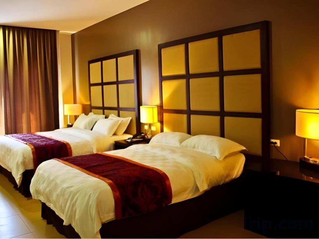 Avenue Suites Bacolod Exterior foto