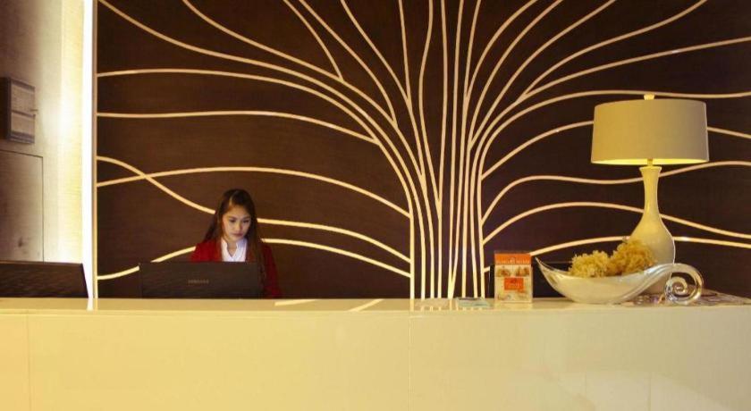 Avenue Suites Bacolod Exterior foto