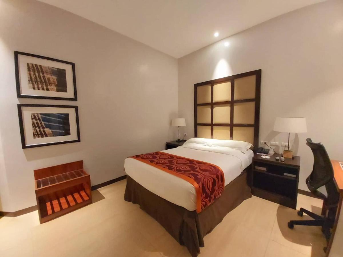 Avenue Suites Bacolod Exterior foto